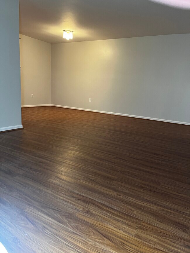 Building Photo - 3404 Tulleys Pointe Ct