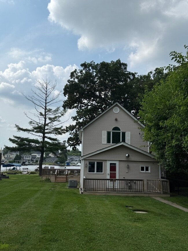 Building Photo - 1809 N Woodlawn Park Ave
