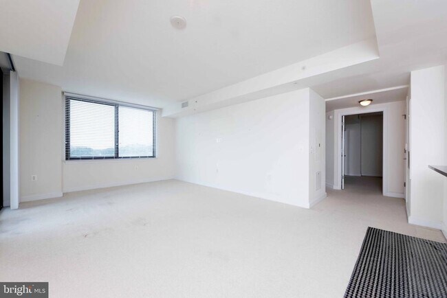 Foto del edificio - 2451 Midtown Ave