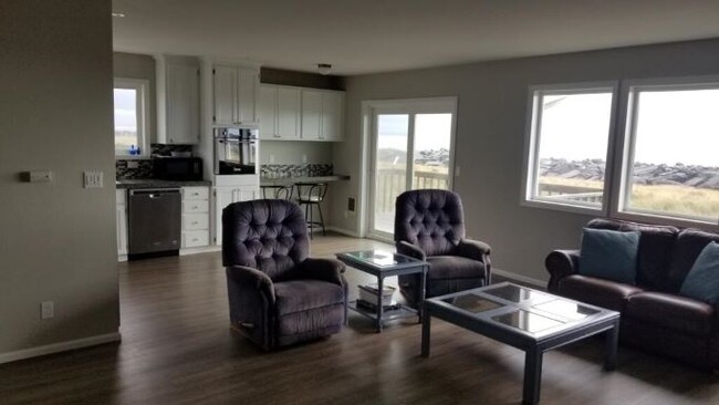 part of living area and kitchen - 1471 E Ocean Shores Blvd SW