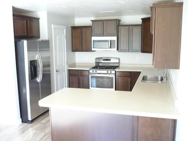 Building Photo - 102 S 1800 W