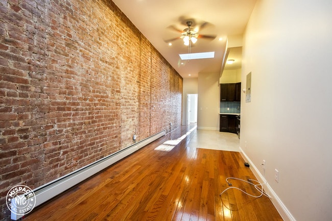 Building Photo - 206 Wyckoff Ave