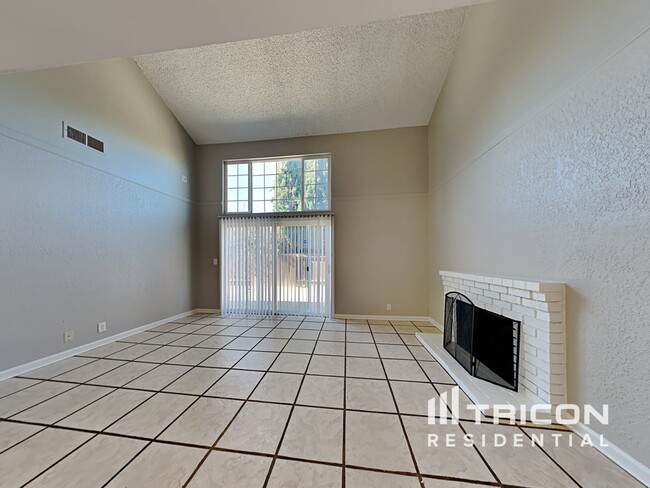 Building Photo - 2239 Fremont Ct