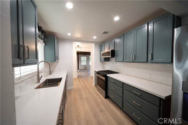 Foto del edificio - 14759 Hesby St