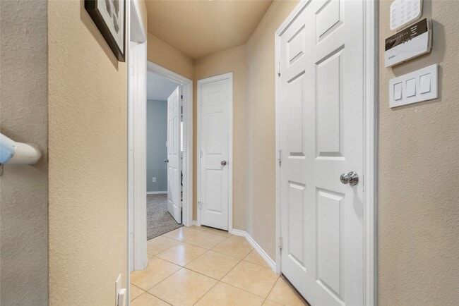 Foto del edificio - 5239 Schuler St