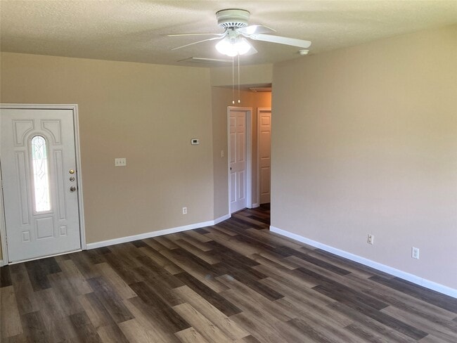 Building Photo - 10479 Royal Tricia Dr