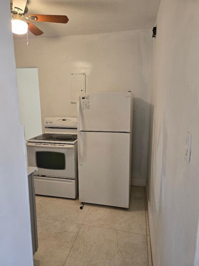 Foto del edificio - 1020 NW 147th St