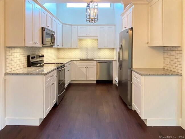 Building Photo - 311 Heritage Vlg