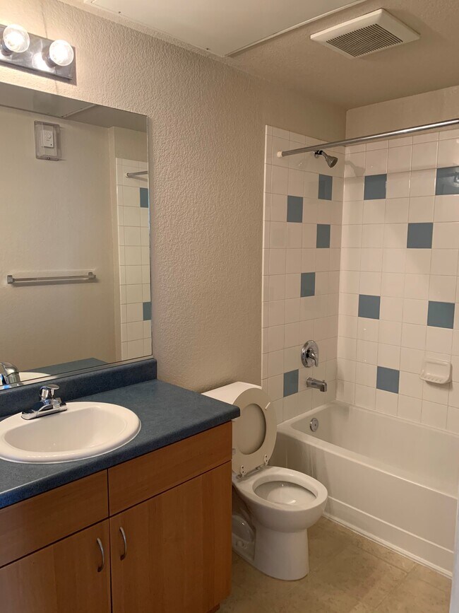 2 Bedroom - Los Altos de Alameda
