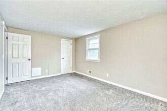 Building Photo - 170 Hilltop Rd