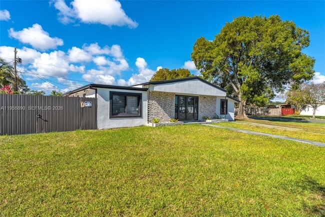 Building Photo - 20000 Eagle Nest Rd