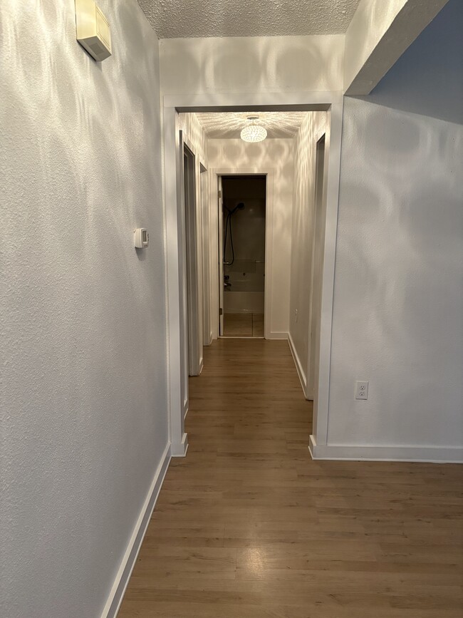 Foto del edificio - 4006 Hillside Dr