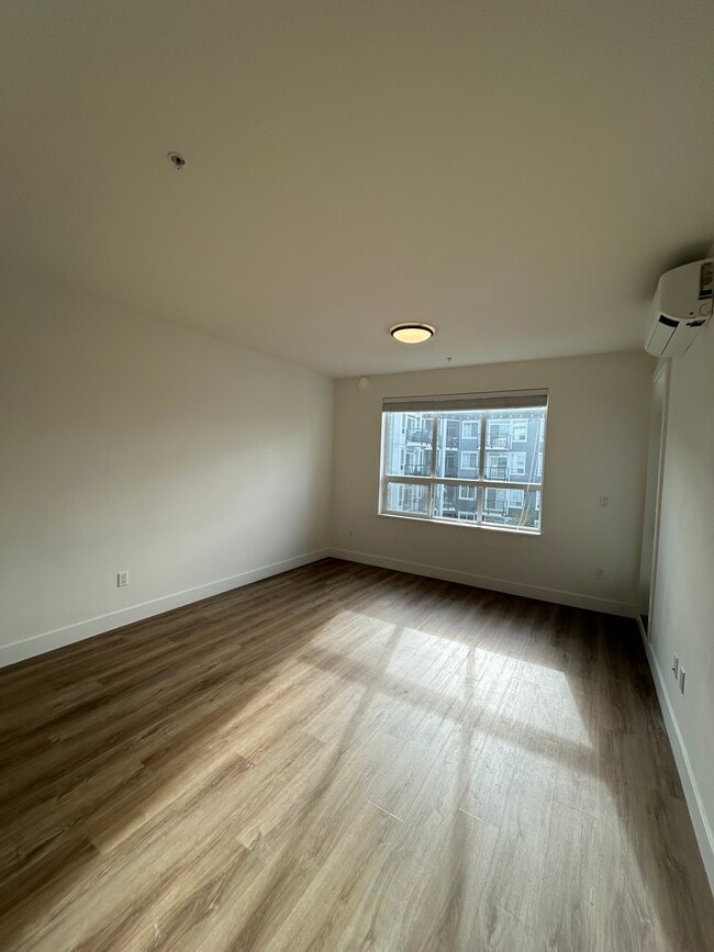 Building Photo - 2180 Kelly Av