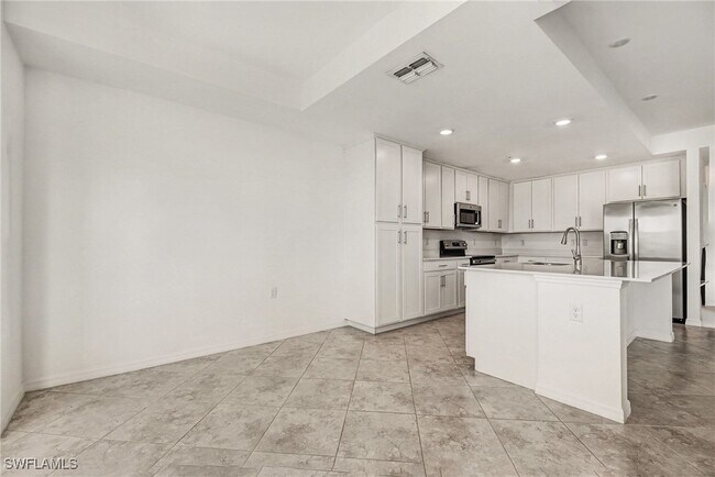 Building Photo - 43060 Greenway Blvd