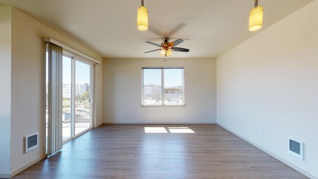 Interior Photo - Milehouse