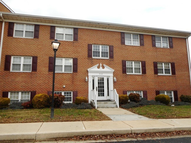 Building Photo - 1024 Chesapeake Dr
