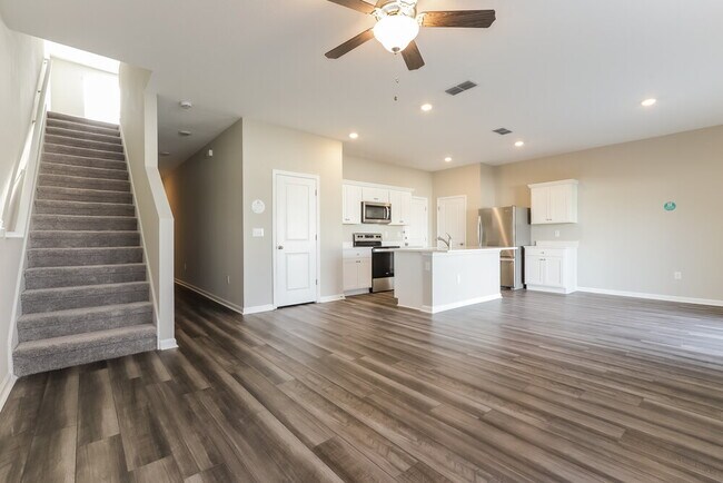 Building Photo - 936 Kelly Fern Lp