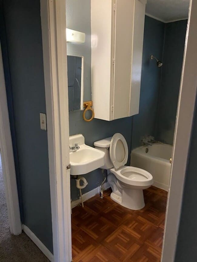 Foto del edificio - Newly Reduced Price! 2 Bedroom 1 Bath available soon