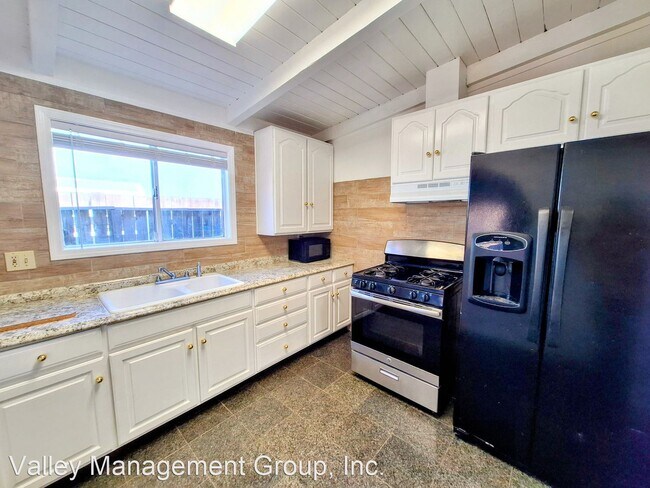 Building Photo - 3 br, 1 bath House - 2568 Illinois St