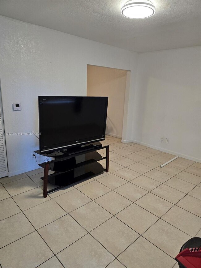 Foto del edificio - 6912 NW 5th Pl