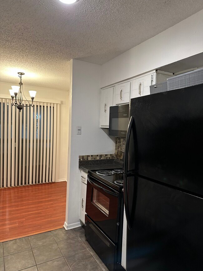 Foto del edificio - 5653 Encino Cv