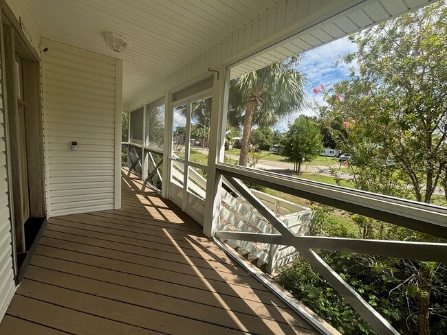 Building Photo - 802 Marvin Ave