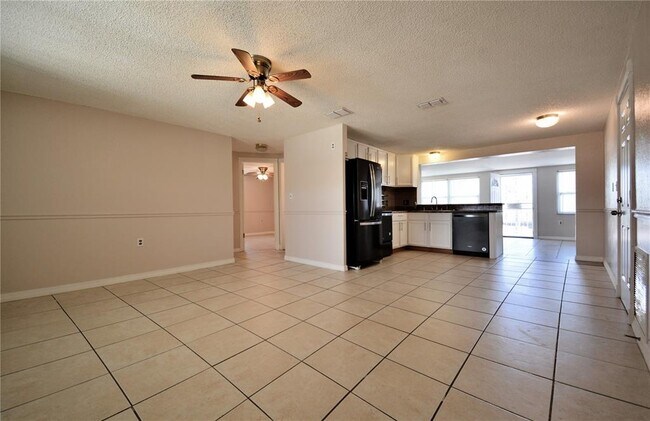 Building Photo - 13738 Melanie Ave