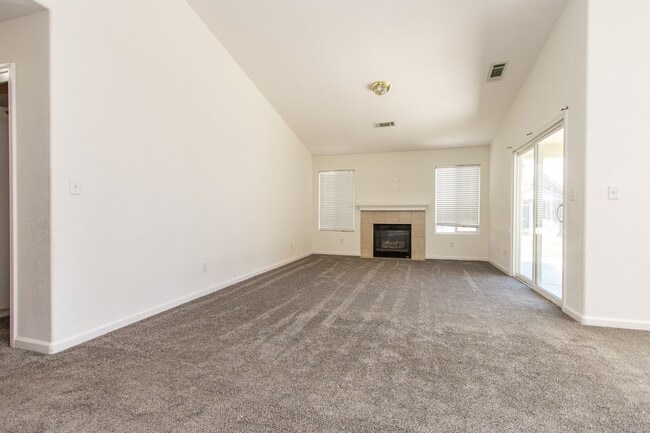 Foto del edificio - COMING SOON!! Cozy 3-Bedroom, 2-Bath Home in Merced