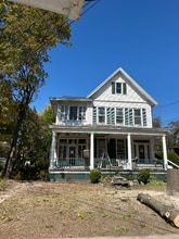 Building Photo - 174 Main St