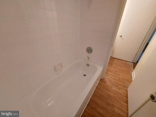 Building Photo - 8713 Grasmere Ct