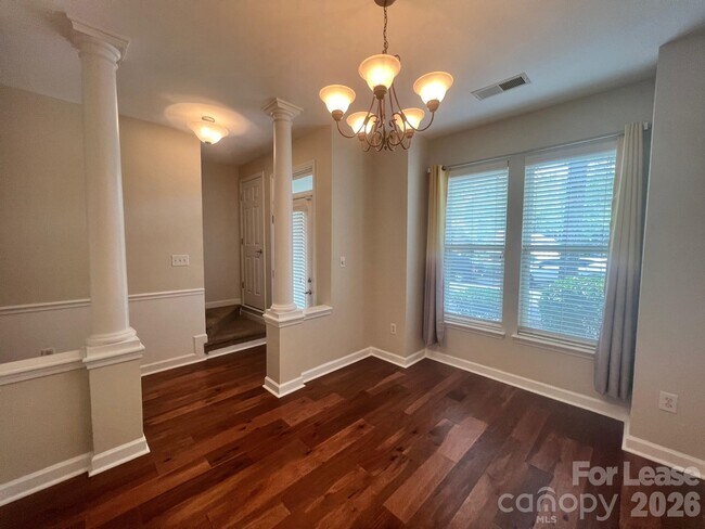 Foto del edificio - 819 Northeast Dr