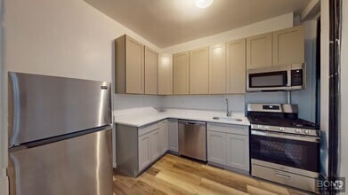 Building Photo - 520 E 83rd St