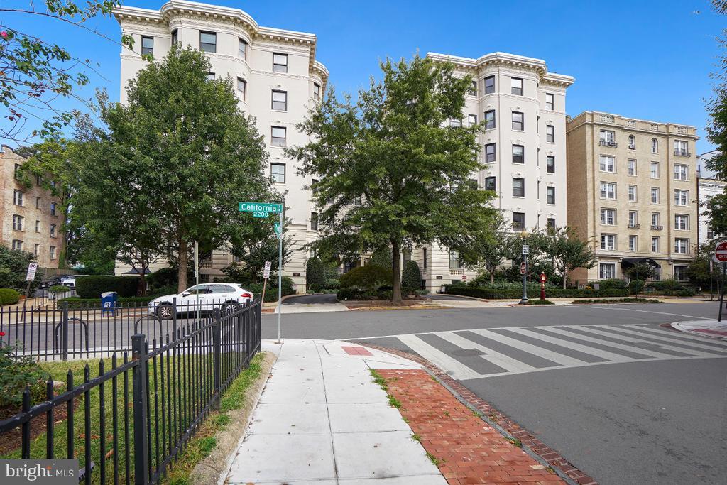 Primary Photo - 2205 California St NW