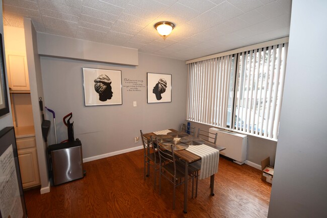 Dining Room - 9060 Palisade Ave