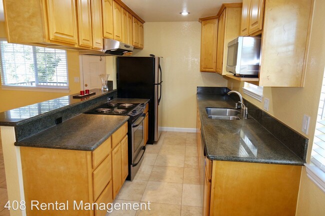Building Photo - 2 br, 1 bath House - 969 Gilchrist Drive #4