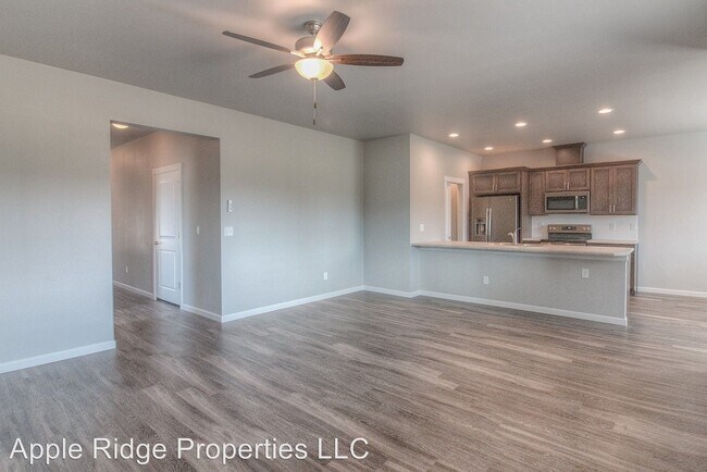 Building Photo - 2504 Woolsey Ln