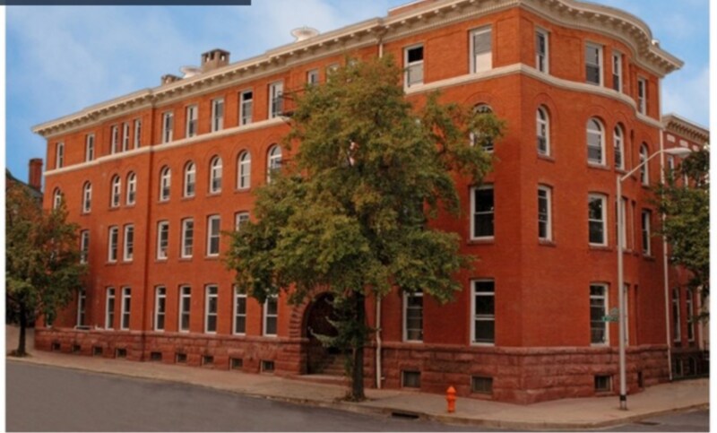 Foto principal - 2300 N Calvert St