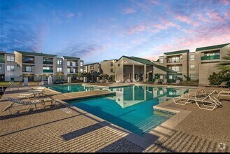 Building Photo - 2830 S Bartell Dr
