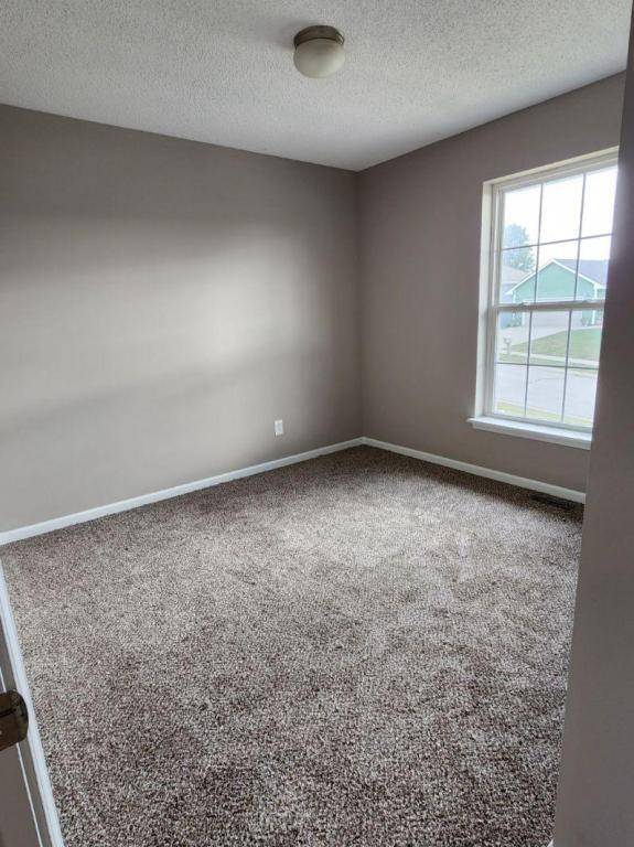 Building Photo - 2224 Chanticleer St
