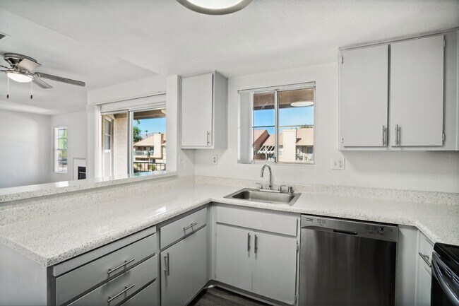 Foto del edificio - Desert Oasis Apartments