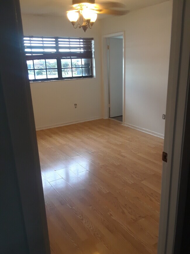 Foto del edificio - 15969 NW 64th Ave