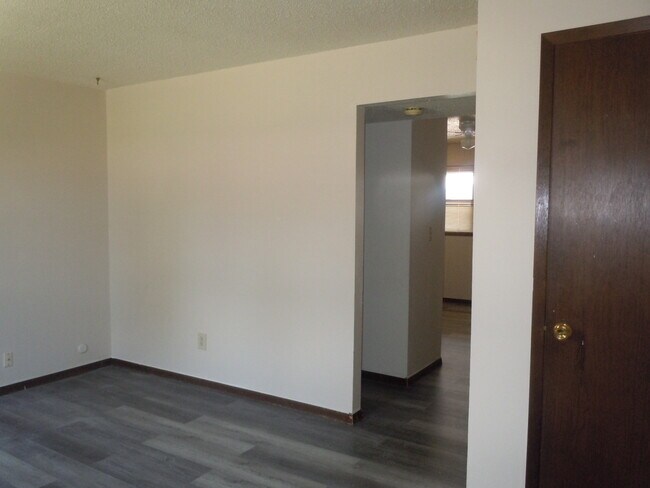 Building Photo - 44 Bellevue Dr