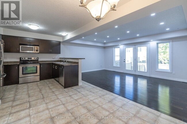 Building Photo - 35 Amsterdam Crescent