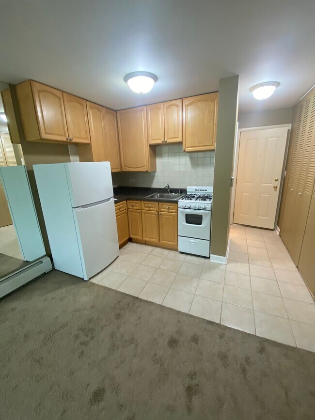 Foto del edificio - 5975 N Odell Ave