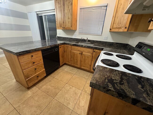 Foto del edificio - Beautiful 2 bedroom duplex for rent in Cottonwood Heights!