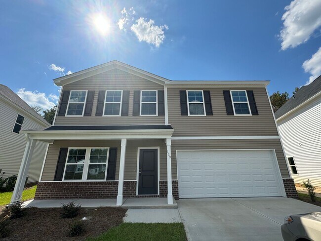 Foto del edificio - Available Soon!