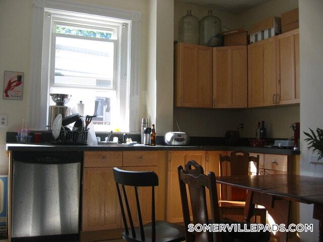 Building Photo - 108 Central St