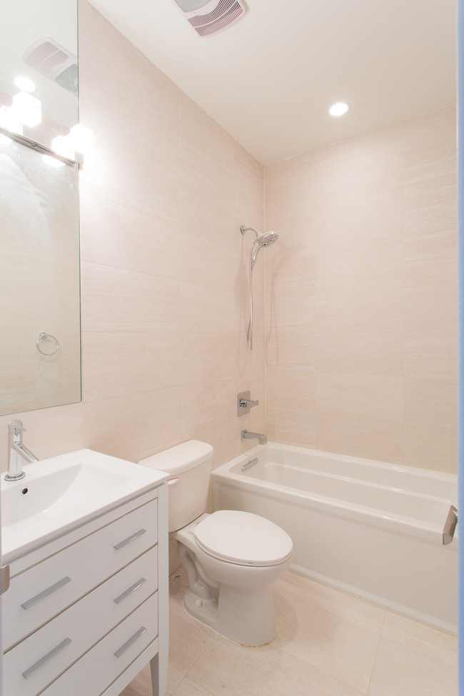 Baño - Bushwick - NEW CONSTRUCTION! (Shared rooms)