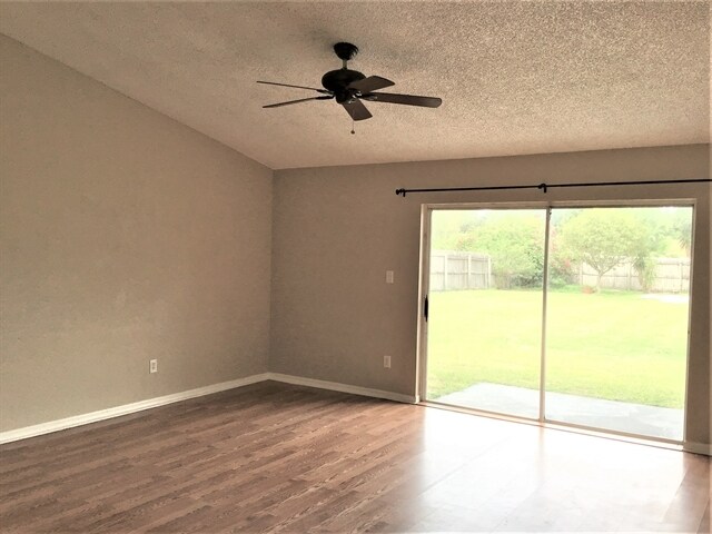 Foto del edificio - 11732 Crescent Pines Blvd