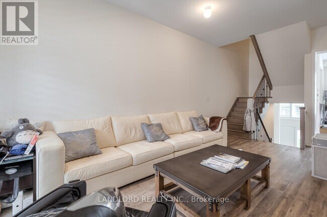 Building Photo - 44 Armillo Pl